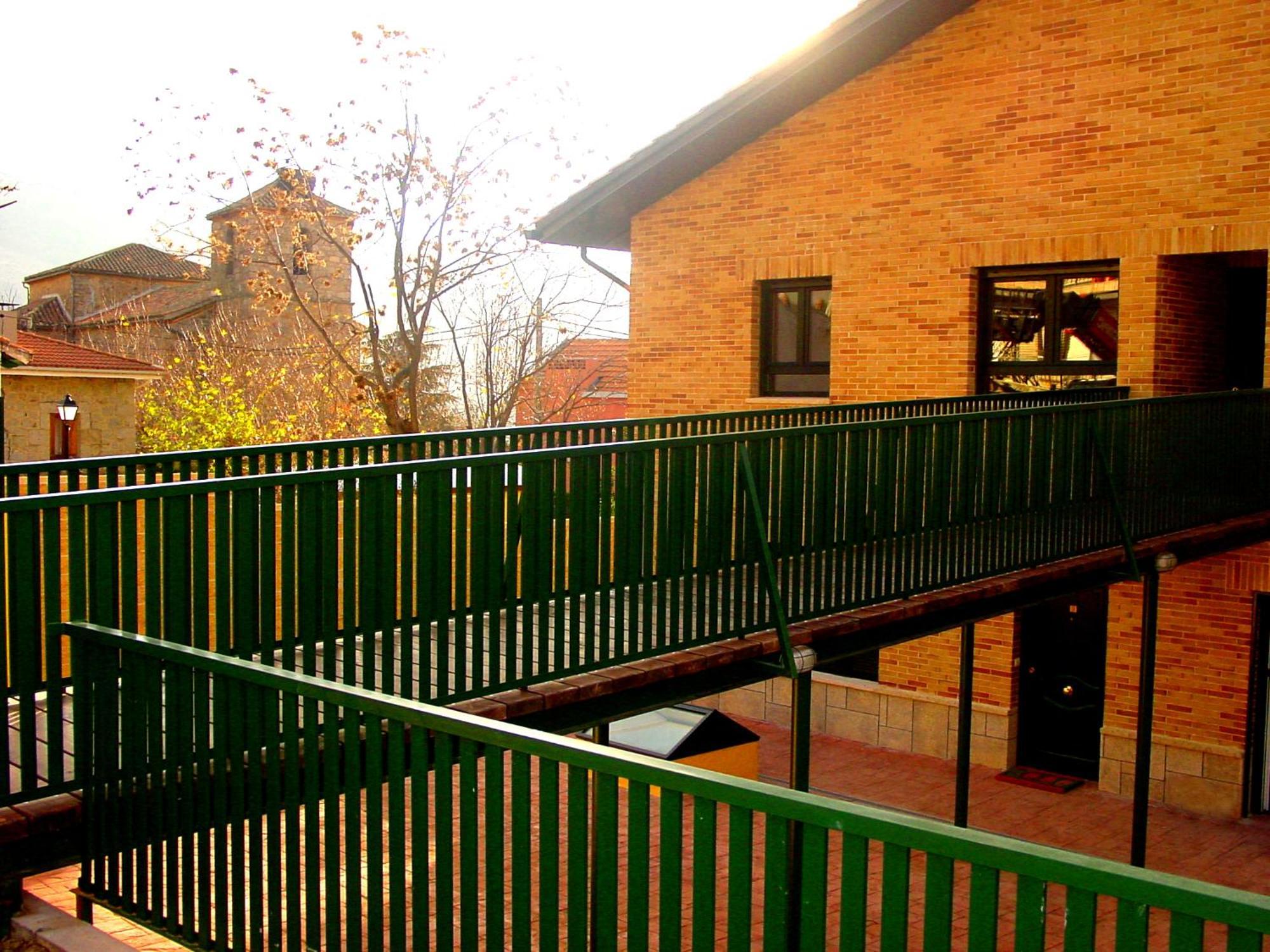 Apartahotel Rural Collarubio Luxury Collado Mediano エクステリア 写真