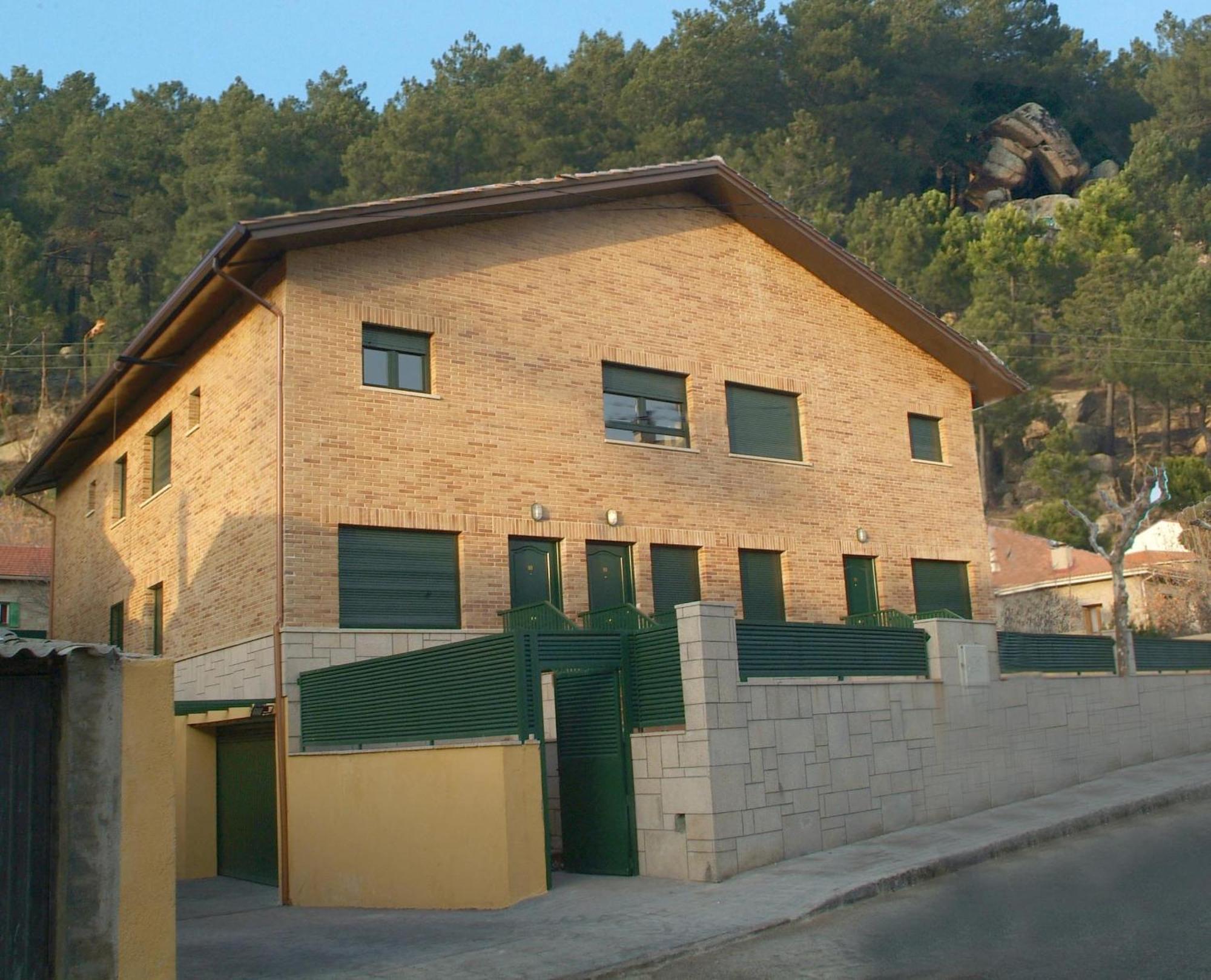 Apartahotel Rural Collarubio Luxury Collado Mediano エクステリア 写真